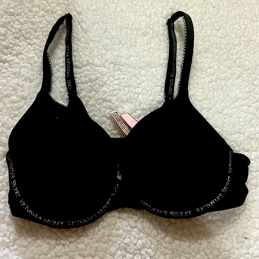 Victoria’s Secret Black Bra 36B